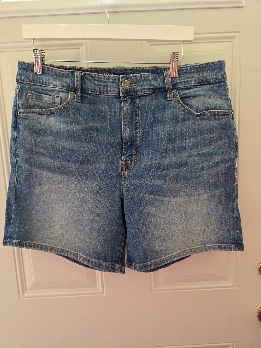 Torrid Denim Shorts Size 16
